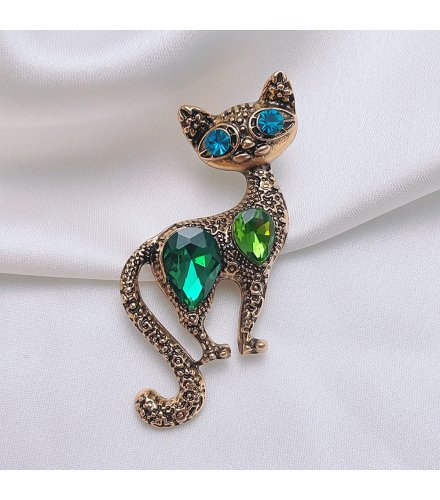 XSB305 - Retro Green Kitten Crystal Brooch